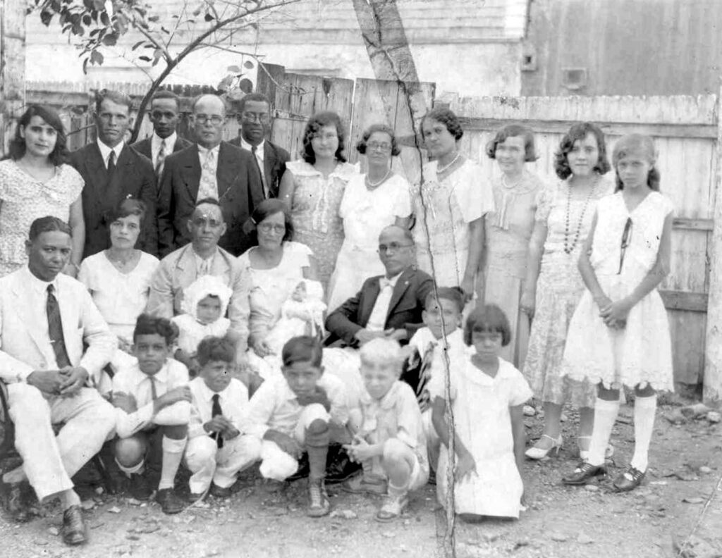 Gimenez-Family-May-10-1931.